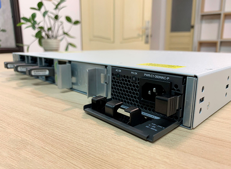 Switch Cisco C9300-24T-E chính hãng, giá tốt