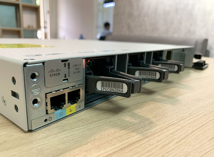 Switch Cisco C9300-24T-E chính hãng, giá tốt