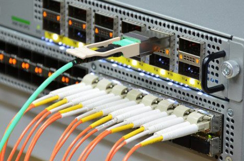 Đọc đèn led kết nối của switch cisco catalyst 2960X, 2960L